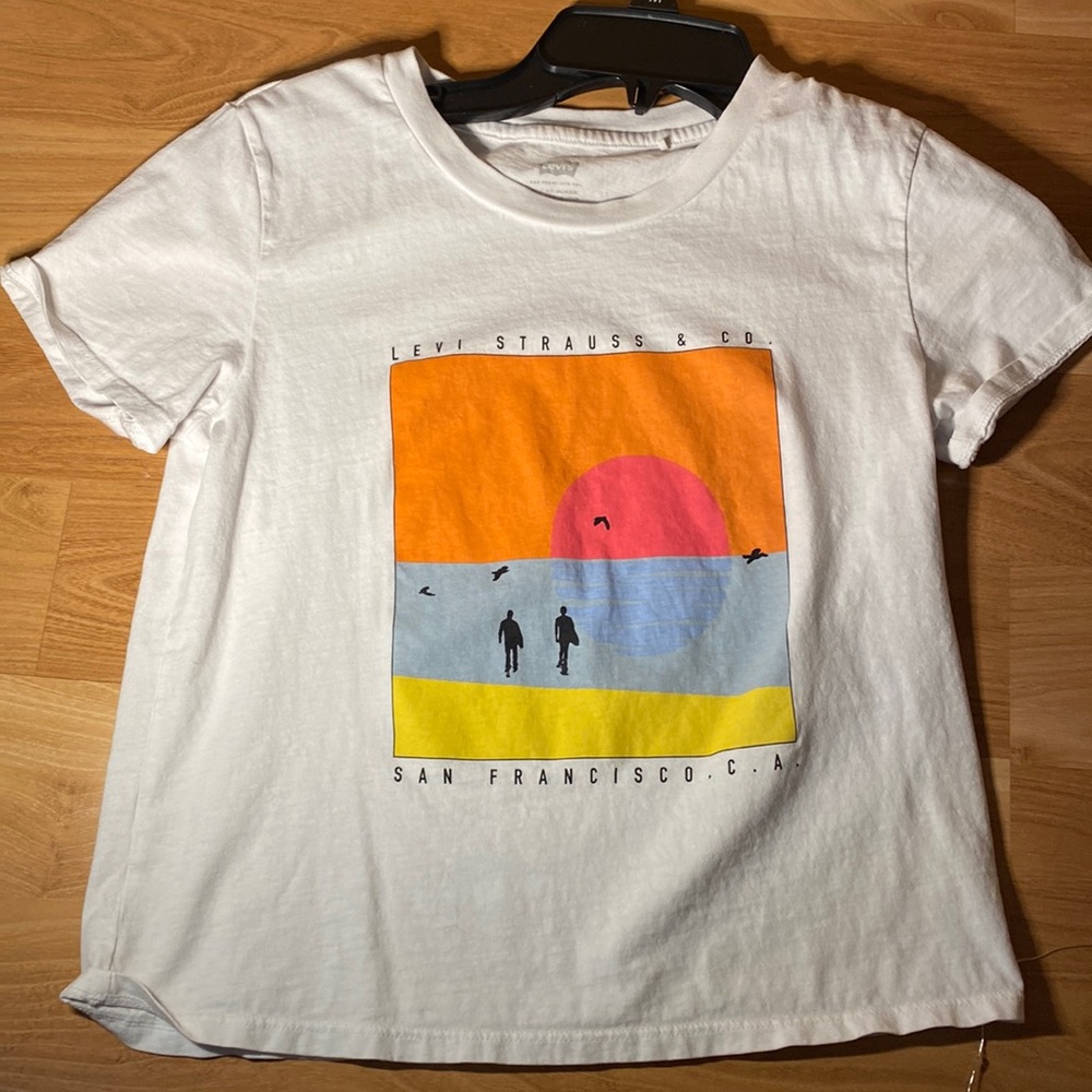 xs Levi’s short sleeve tee shirt